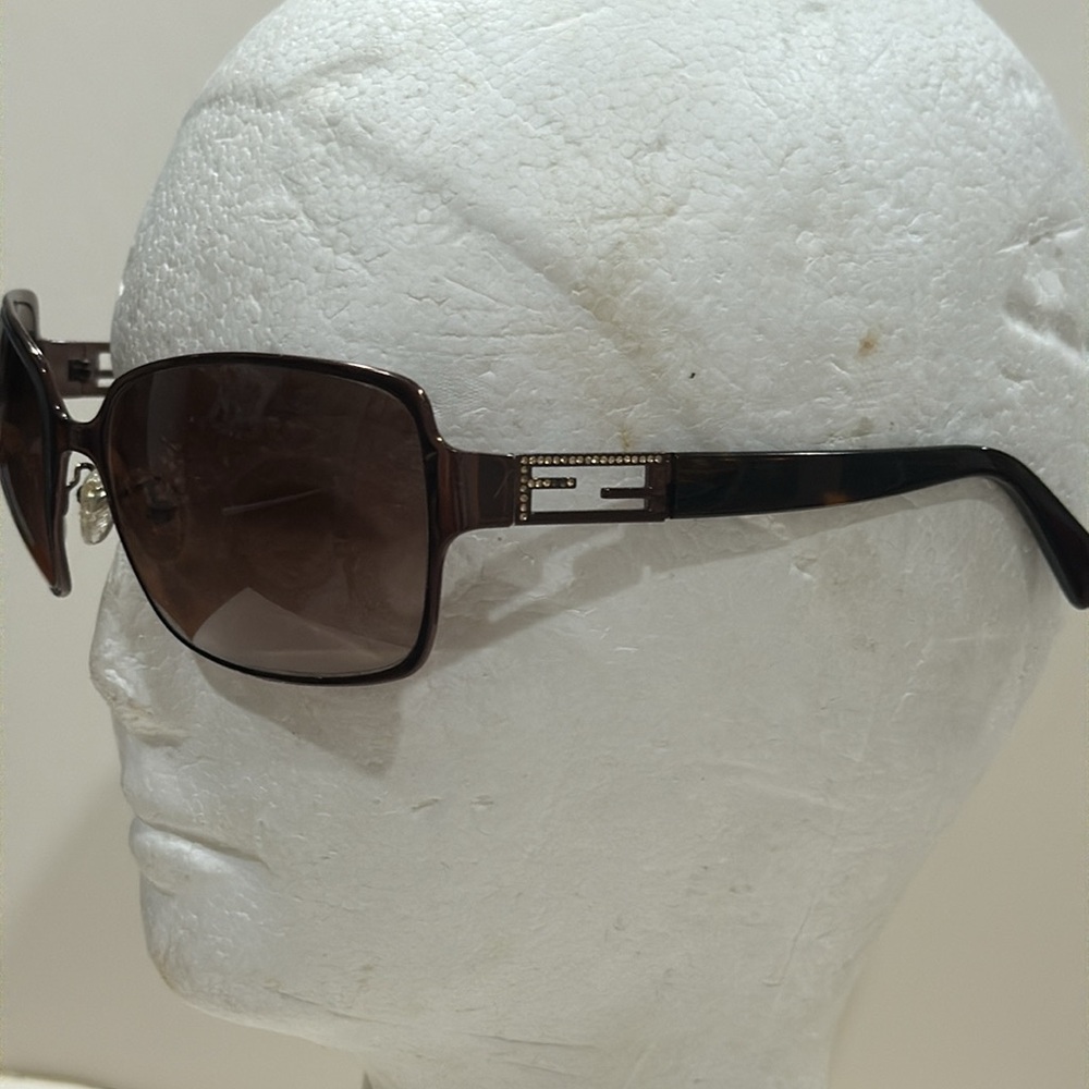 Fendi Brown Rectangle Sunglasses Gradient Lenses … - image 2